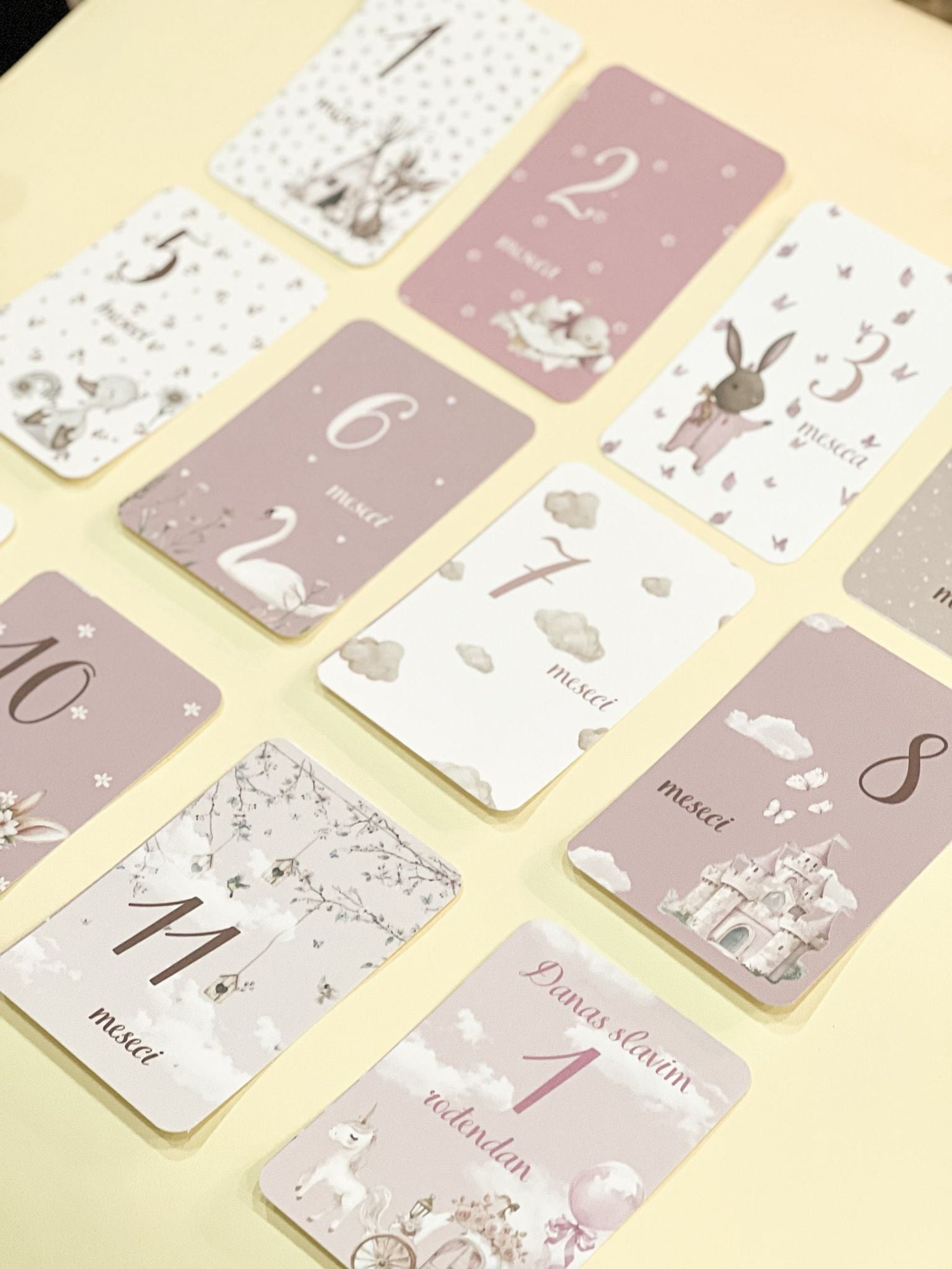 Kartice meseci za slikanje beba